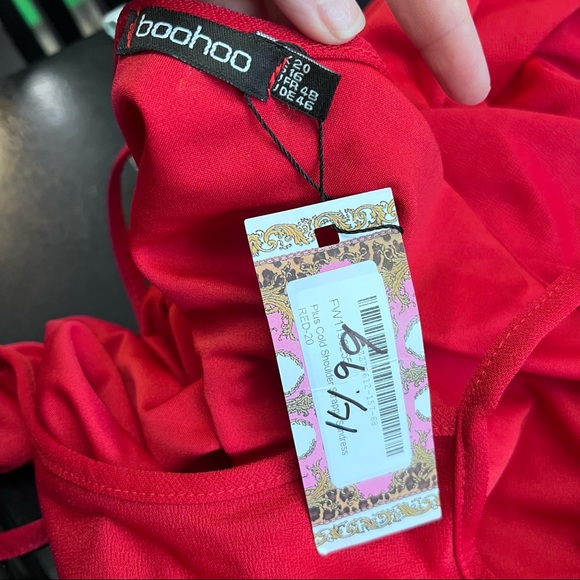 Boohoo Cold Shoulder dress - Picture 5 of 5